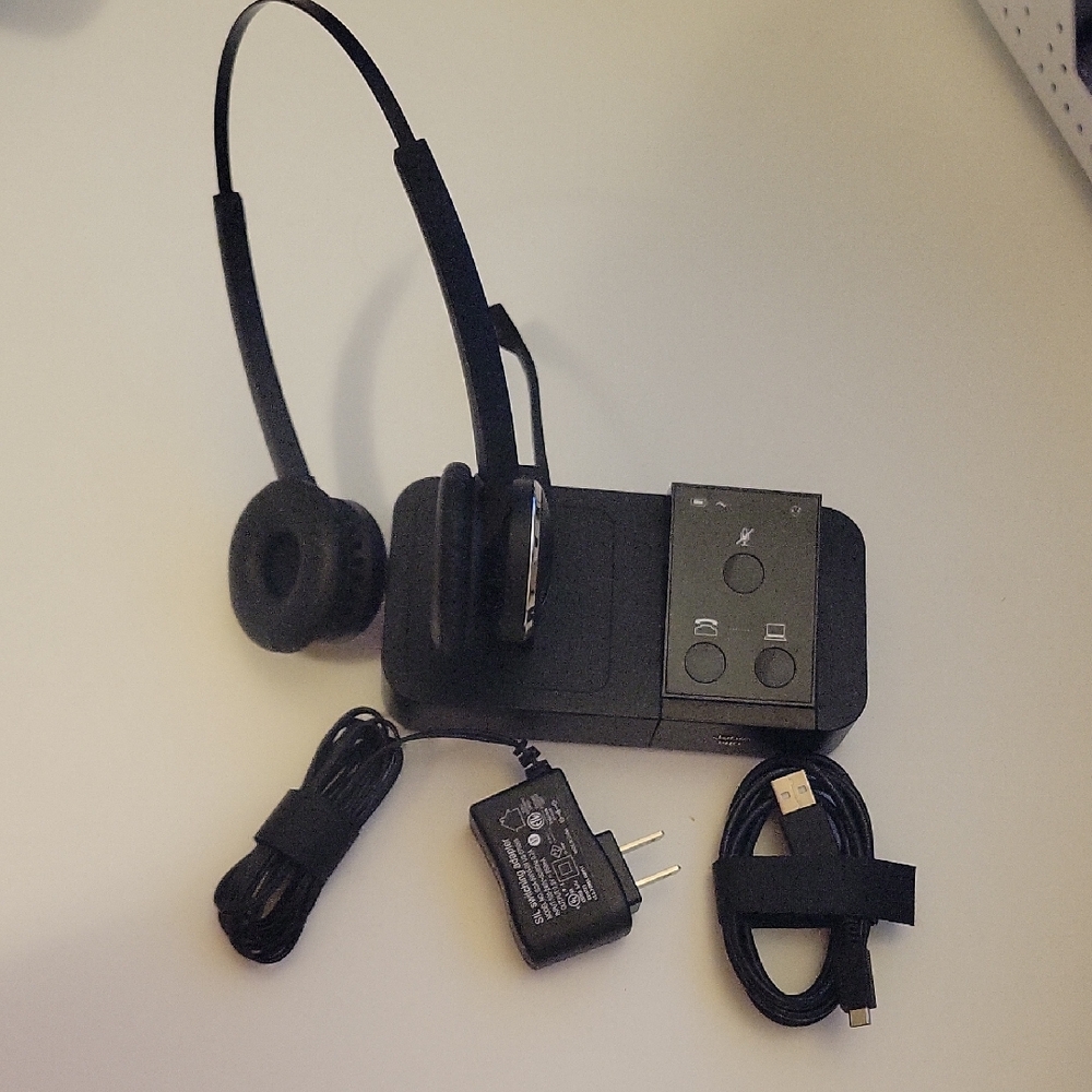 Jabra Pro 9400BS Blaxk Wireless Headset W/Base for PC + AC Adapter